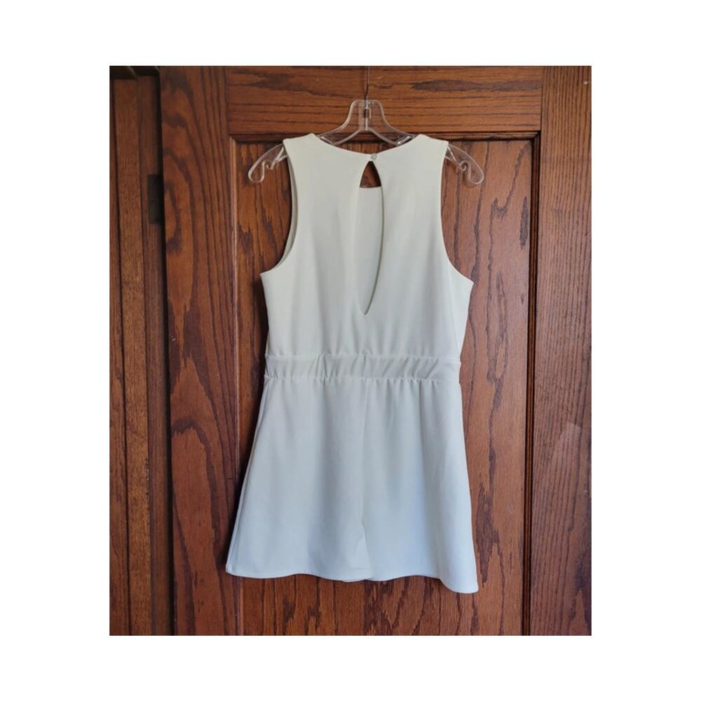 MOA MOA Sleeveless Romper Womens Large Cream Skort Jumpsuit Overlay Oval Cutout - Picture 2 of 13